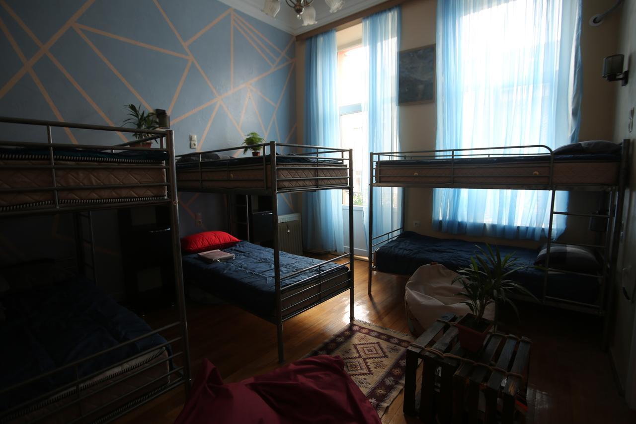 Lilus Hostel Batumi Exterior photo